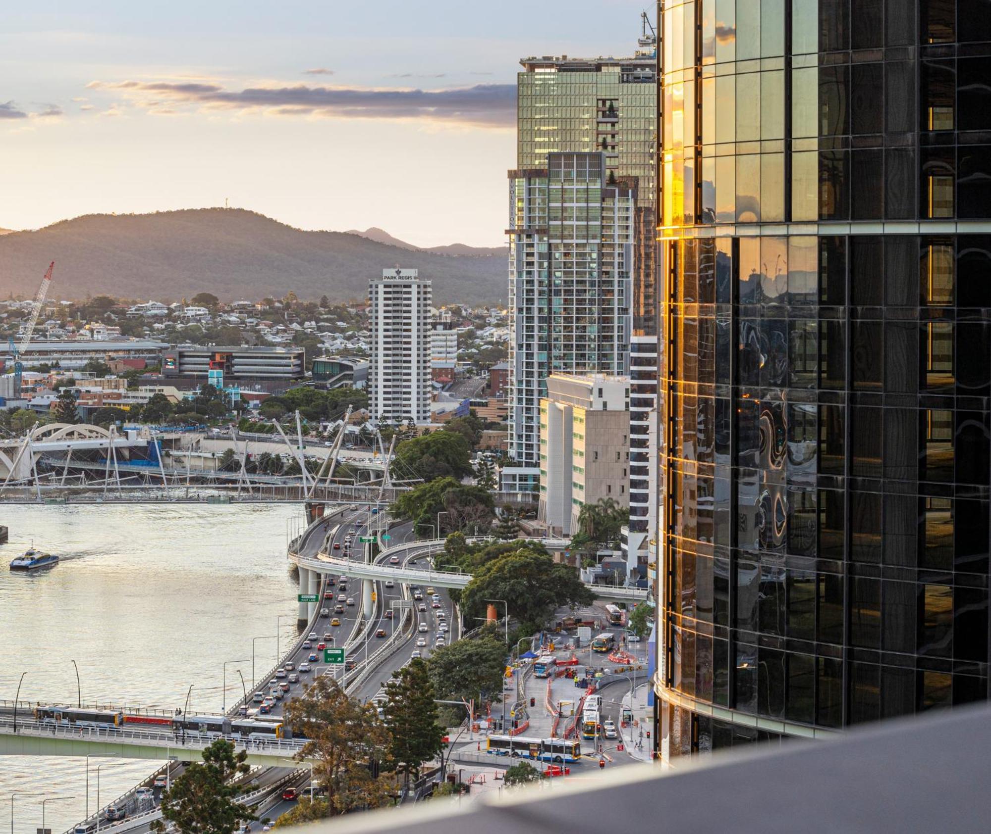 Aparthotel Queen's Wharf Residences